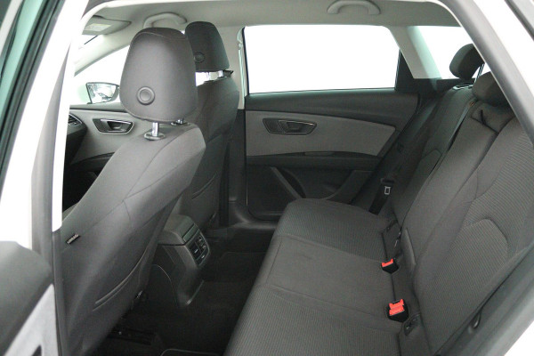 Seat Leon ST 1.0 EcoTSI Style Business Intense (CARPLAY, TREKHAAK, NAVIGATIE, PARKEERSENSOREN, 1e EIGENAAR, GOED ONDERHOUDEN)