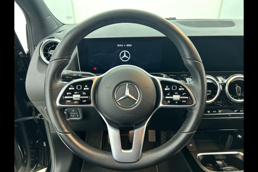 Mercedes-Benz B-Klasse 180 Premium WIDESCREEN | TREKHAAK | STOF-LEDER