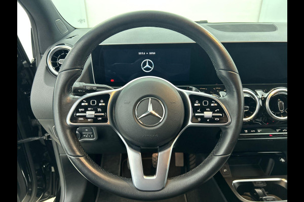 Mercedes-Benz B-Klasse 180 Premium WIDESCREEN | TREKHAAK | STOF-LEDER