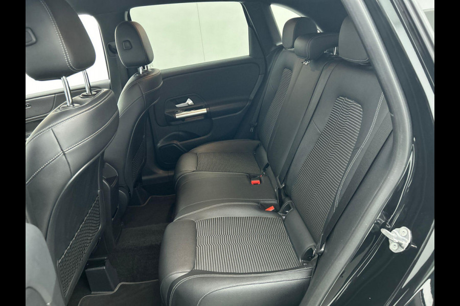 Mercedes-Benz B-Klasse 180 Premium WIDESCREEN | TREKHAAK | STOF-LEDER