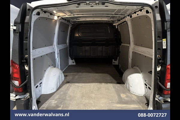 Mercedes-Benz Vito 114 CDI 136pk L2H1 Euro6 Airco | Camera | Bijrijdersbank | Cruisecontrol | Trekhaak Parkeersensoren, stoelverwarming