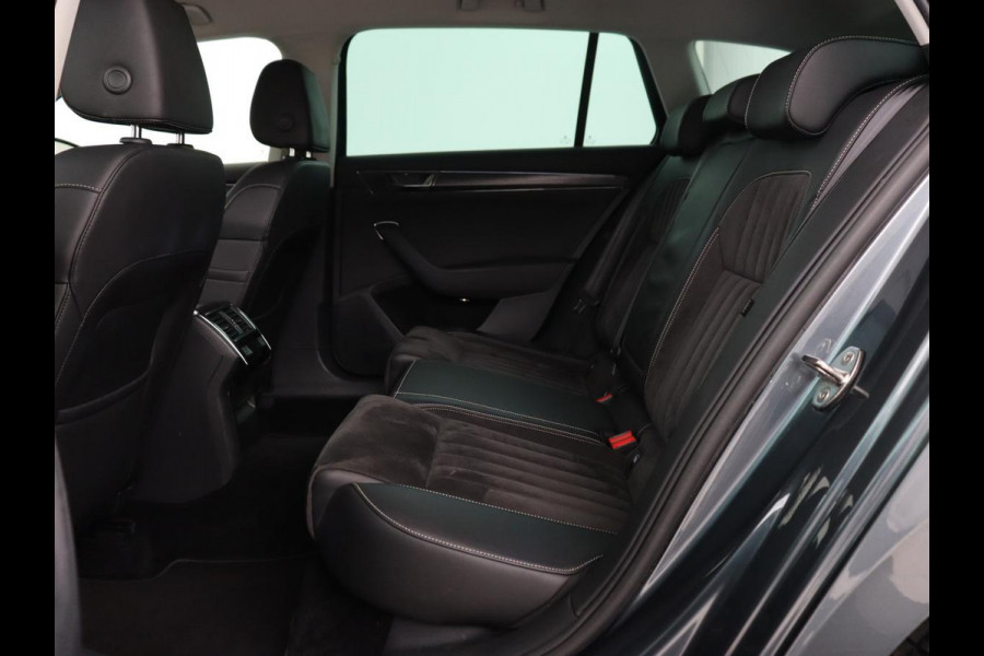 Škoda Superb 1.4 TSI iV Business Edition | Leder/Alcantara | Stoelverwarming | Canton Sound | Memory | Virtual Cockpit | Carplay | Camera | Navigatie | Cruise control | PHEV | Plug In