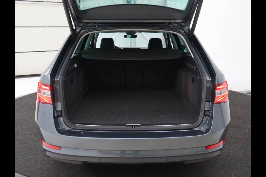 Škoda Superb 1.4 TSI iV Business Edition | Leder/Alcantara | Stoelverwarming | Canton Sound | Memory | Virtual Cockpit | Carplay | Camera | Navigatie | Cruise control | PHEV | Plug In