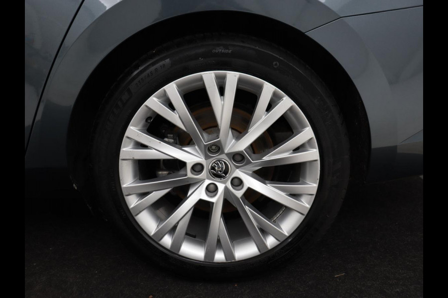 Škoda Superb 1.4 TSI iV Business Edition | Leder/Alcantara | Stoelverwarming | Canton Sound | Memory | Virtual Cockpit | Carplay | Camera | Navigatie | Cruise control | PHEV | Plug In