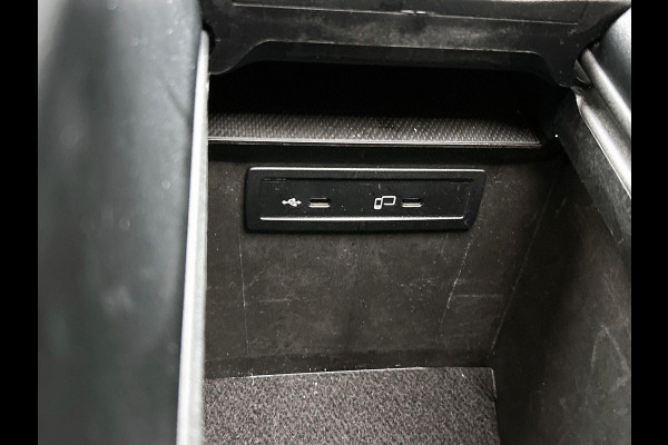 Mercedes-Benz EQC 400 4MATIC AMG Premium 80 kWh BLACK-LINE | TREKHAAK | SCHUIFDAK | EL. ACHTERKLEP