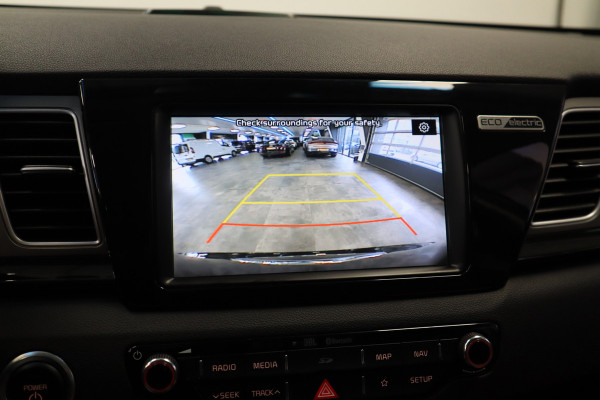 Kia e-Niro 64 kWh Leder Navigatie Adaptive-Cruise 24 maanden garantie mogelijk (*vraag naar de voorwaarden)