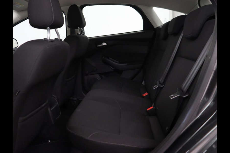 Ford Focus 1.0 Trend | Origineel NL | Trekhaak | Airco | Radio/CD | Elektrische ramen