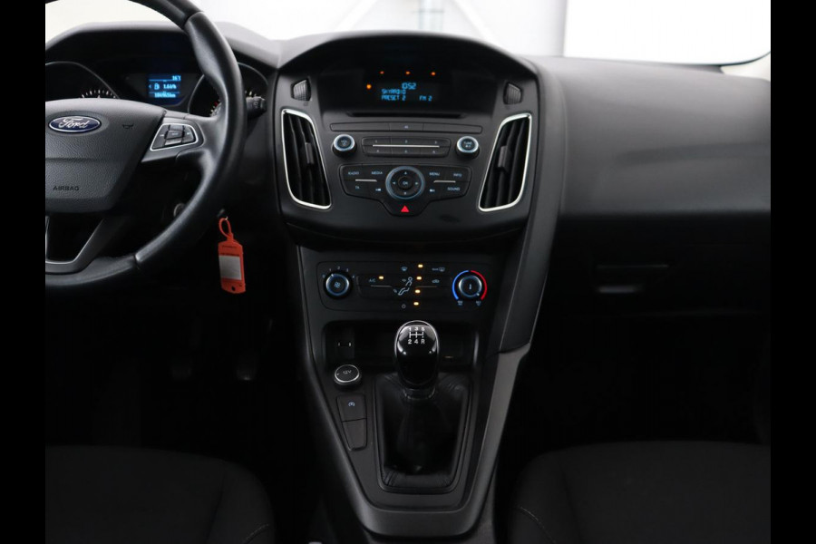 Ford Focus 1.0 Trend | Origineel NL | Trekhaak | Airco | Radio/CD | Elektrische ramen