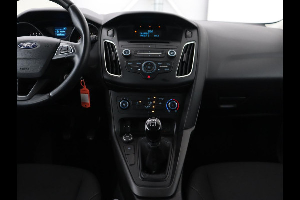Ford Focus 1.0 Trend | Origineel NL | Trekhaak | Airco | Radio/CD | Elektrische ramen