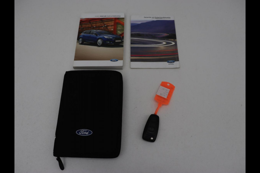 Ford Focus 1.0 Trend | Origineel NL | Trekhaak | Airco | Radio/CD | Elektrische ramen