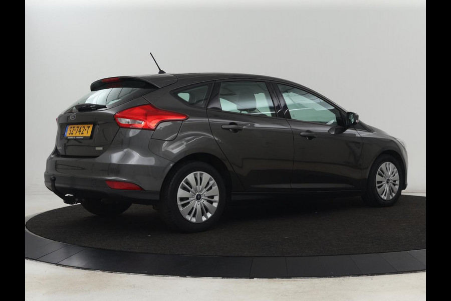 Ford Focus 1.0 Trend | Origineel NL | Trekhaak | Airco | Radio/CD | Elektrische ramen