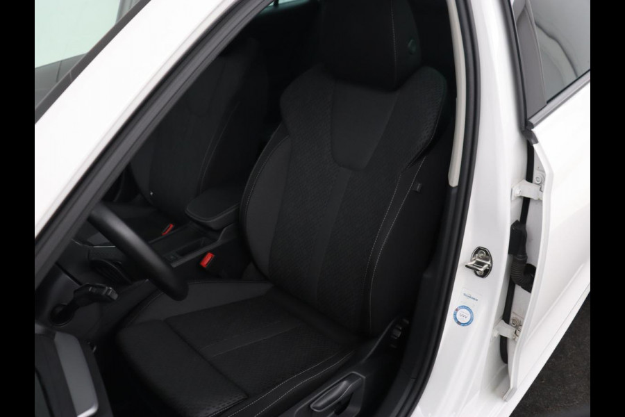 Škoda Octavia 1.4 TSI iV PHEV Business Edition | Trekhaak | Stoel & stuuverwarming | Camera | Carplay | Navigatie | Virtual Cockpit | Full LED | Achterbankverwarming | Plug In