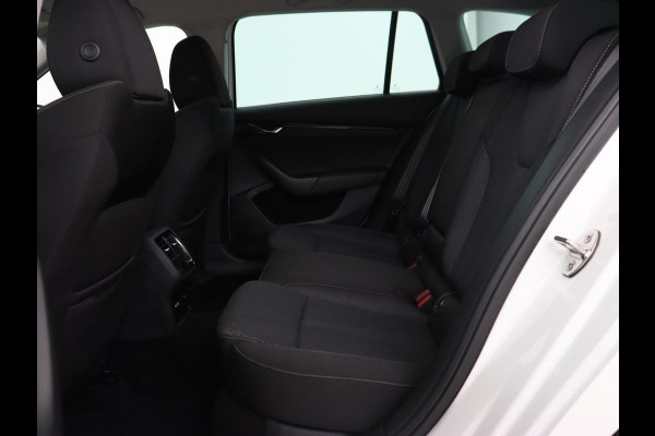 Škoda Octavia 1.4 TSI iV PHEV Business Edition | Trekhaak | Stoel & stuuverwarming | Camera | Carplay | Navigatie | Virtual Cockpit | Full LED | Achterbankverwarming | Plug In