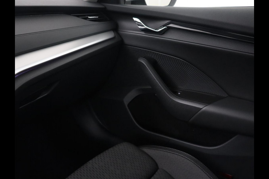 Škoda Octavia 1.4 TSI iV PHEV Business Edition | Trekhaak | Stoel & stuuverwarming | Camera | Carplay | Navigatie | Virtual Cockpit | Full LED | Achterbankverwarming | Plug In