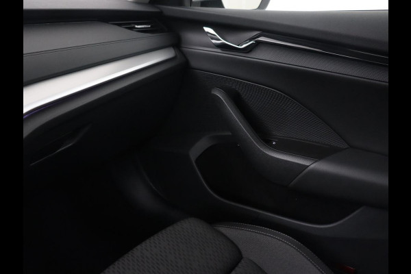 Škoda Octavia 1.4 TSI iV PHEV Business Edition | Trekhaak | Stoel & stuuverwarming | Camera | Carplay | Navigatie | Virtual Cockpit | Full LED | Achterbankverwarming | Plug In