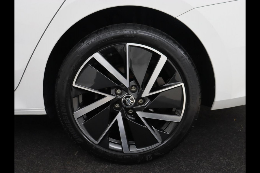 Škoda Octavia 1.4 TSI iV PHEV Business Edition | Trekhaak | Stoel & stuuverwarming | Camera | Carplay | Navigatie | Virtual Cockpit | Full LED | Achterbankverwarming | Plug In