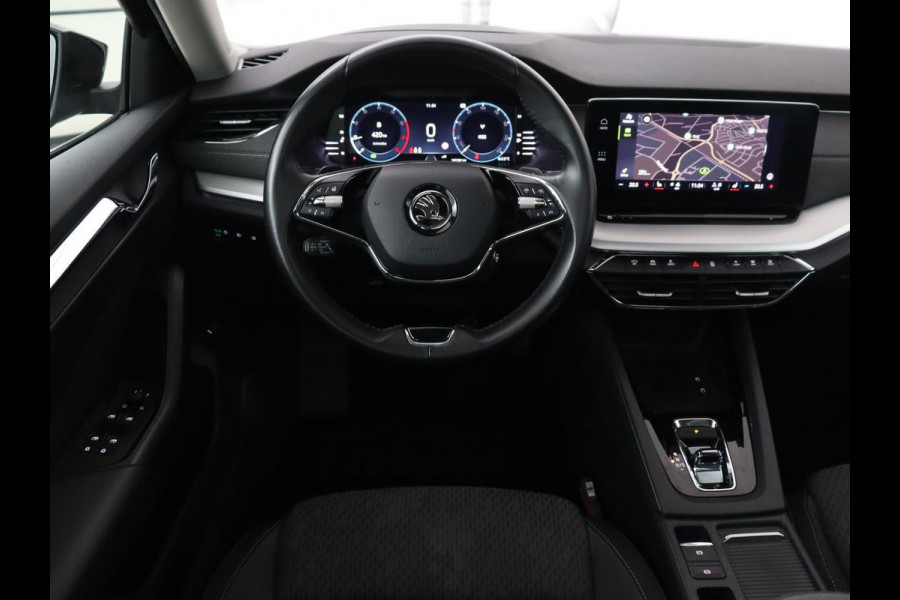 Škoda Octavia 1.0 e-TSI Business Edition Plus | Panoramadak | Adaptive cruise | Stoelverwarming | Camera | Head-Up | Carplay | Sfeerverlichting | Navigatie | Memory
