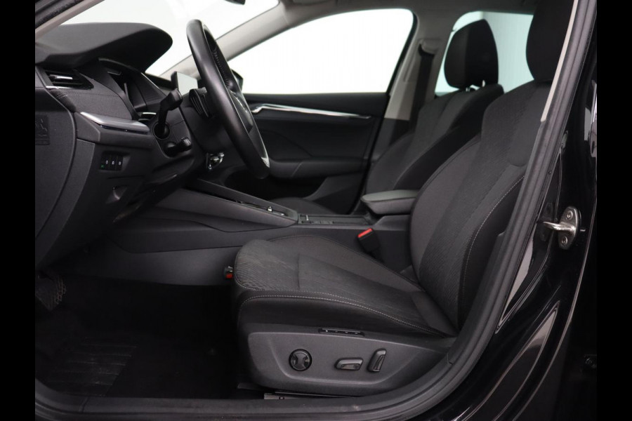 Škoda Octavia 1.0 e-TSI Business Edition Plus | Panoramadak | Adaptive cruise | Stoelverwarming | Camera | Head-Up | Carplay | Sfeerverlichting | Navigatie | Memory