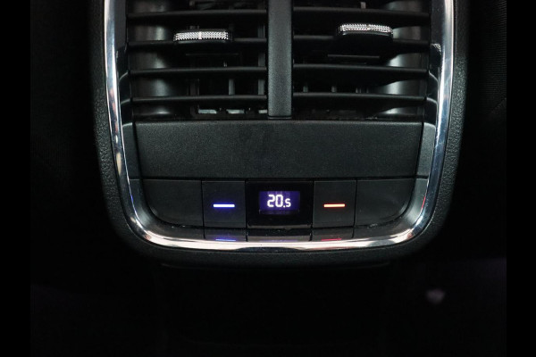 Škoda Octavia 1.0 e-TSI Business Edition Plus | Panoramadak | Adaptive cruise | Stoelverwarming | Camera | Head-Up | Carplay | Sfeerverlichting | Navigatie | Memory