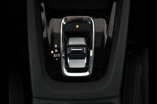 Škoda Octavia 1.0 e-TSI Business Edition Plus | Panoramadak | Adaptive cruise | Stoelverwarming | Camera | Head-Up | Carplay | Sfeerverlichting | Navigatie | Memory