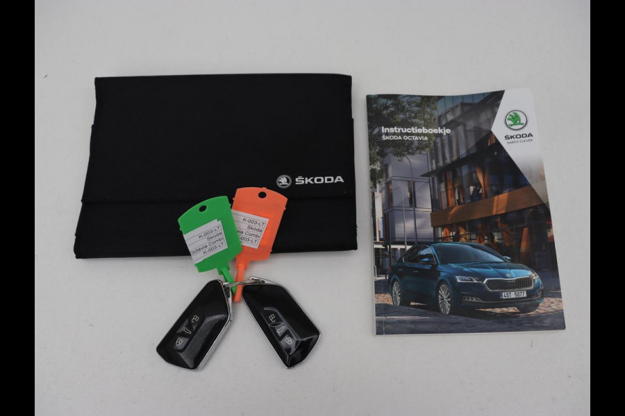 Škoda Octavia 1.0 e-TSI Business Edition Plus | Panoramadak | Adaptive cruise | Stoelverwarming | Camera | Head-Up | Carplay | Sfeerverlichting | Navigatie | Memory