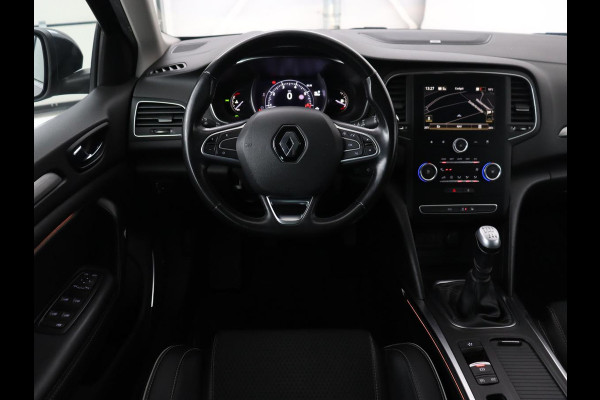 Renault Mégane 1.3 TCe Bose | Camera | Keyless | Massage | Carplay | Half leder | Navigatie | Park Assist | Trekhaak | Climate control | Dodehoek detectie