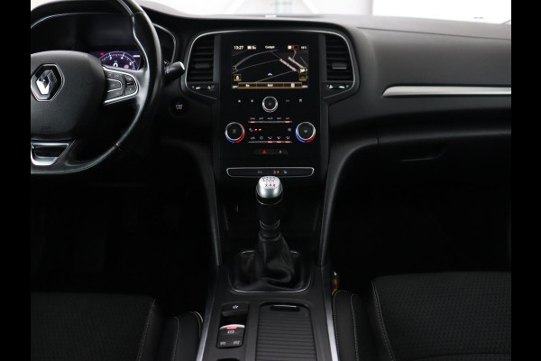 Renault Mégane 1.3 TCe Bose | Camera | Keyless | Massage | Carplay | Half leder | Navigatie | Park Assist | Trekhaak | Climate control | Dodehoek detectie