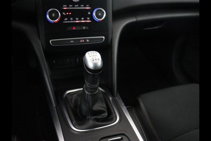 Renault Mégane 1.3 TCe Bose | Camera | Keyless | Massage | Carplay | Half leder | Navigatie | Park Assist | Trekhaak | Climate control | Dodehoek detectie