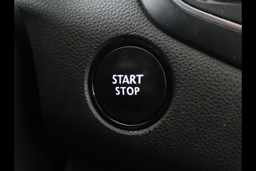 Renault Mégane 1.3 TCe Bose | Camera | Keyless | Massage | Carplay | Half leder | Navigatie | Park Assist | Trekhaak | Climate control | Dodehoek detectie