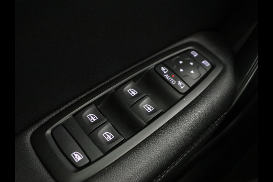 Renault Mégane 1.3 TCe Bose | Camera | Keyless | Massage | Carplay | Half leder | Navigatie | Park Assist | Trekhaak | Climate control | Dodehoek detectie