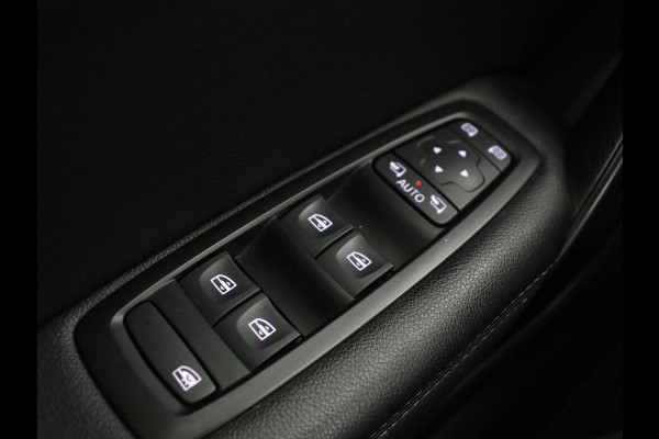 Renault Mégane 1.3 TCe Bose | Camera | Keyless | Massage | Carplay | Half leder | Navigatie | Park Assist | Trekhaak | Climate control | Dodehoek detectie