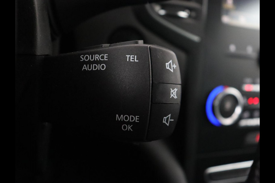 Renault Mégane 1.3 TCe Bose | Camera | Keyless | Massage | Carplay | Half leder | Navigatie | Park Assist | Trekhaak | Climate control | Dodehoek detectie