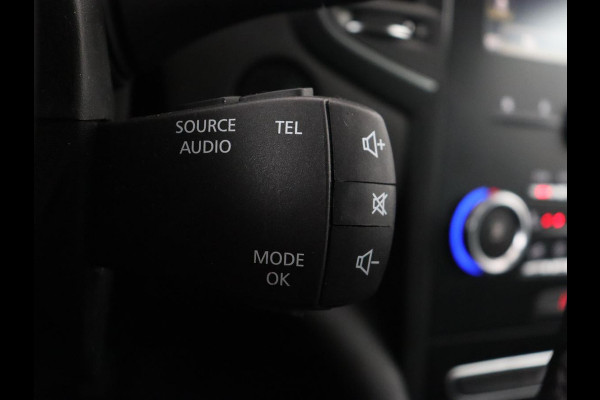 Renault Mégane 1.3 TCe Bose | Camera | Keyless | Massage | Carplay | Half leder | Navigatie | Park Assist | Trekhaak | Climate control | Dodehoek detectie