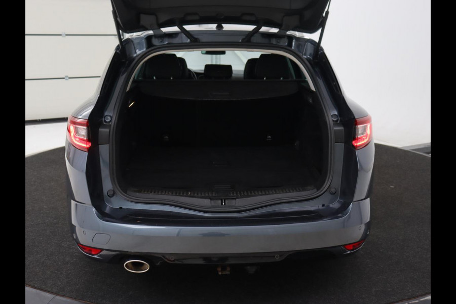Renault Mégane 1.3 TCe Bose | Camera | Keyless | Massage | Carplay | Half leder | Navigatie | Park Assist | Trekhaak | Climate control | Dodehoek detectie