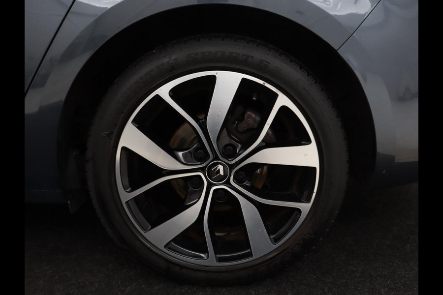 Renault Mégane 1.3 TCe Bose | Camera | Keyless | Massage | Carplay | Half leder | Navigatie | Park Assist | Trekhaak | Climate control | Dodehoek detectie