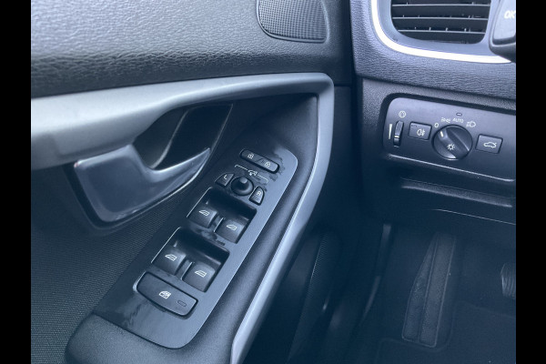 Volvo V40 2.0 T3 Inscription Trekhaak Stoelverwarming Cruise Navi/Cam