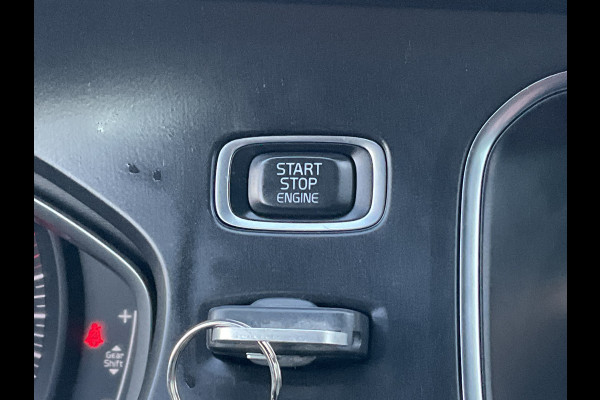 Volvo V40 2.0 T3 Inscription Trekhaak Stoelverwarming Cruise Navi/Cam