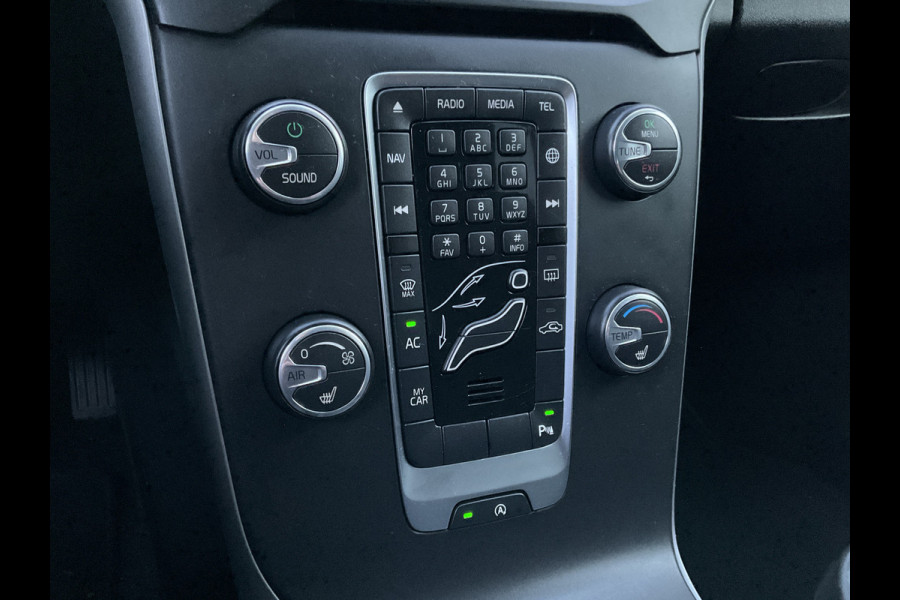 Volvo V40 2.0 T3 Inscription Trekhaak Stoelverwarming Cruise Navi/Cam