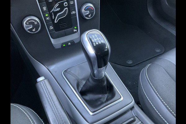 Volvo V40 2.0 T3 Inscription Trekhaak Stoelverwarming Cruise Navi/Cam
