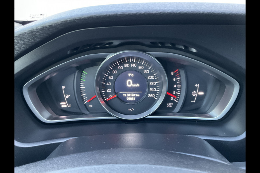 Volvo V40 2.0 T3 Inscription Trekhaak Stoelverwarming Cruise Navi/Cam