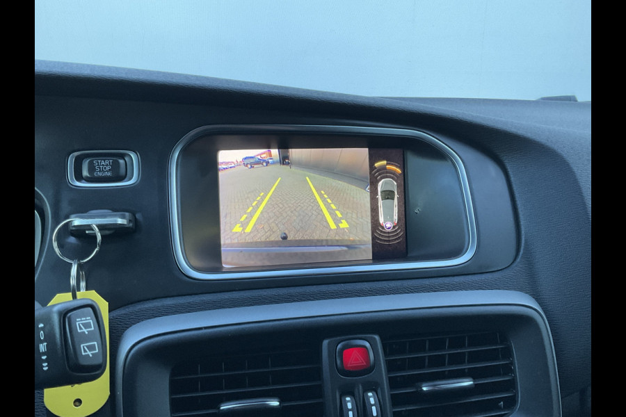Volvo V40 2.0 T3 Inscription Trekhaak Stoelverwarming Cruise Navi/Cam