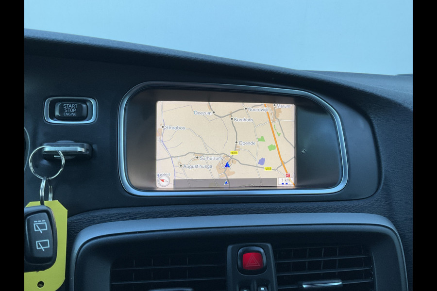 Volvo V40 2.0 T3 Inscription Trekhaak Stoelverwarming Cruise Navi/Cam