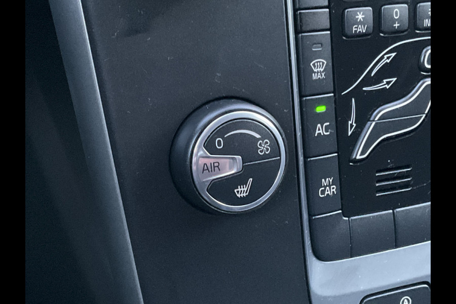 Volvo V40 2.0 T3 Inscription Trekhaak Stoelverwarming Cruise Navi/Cam