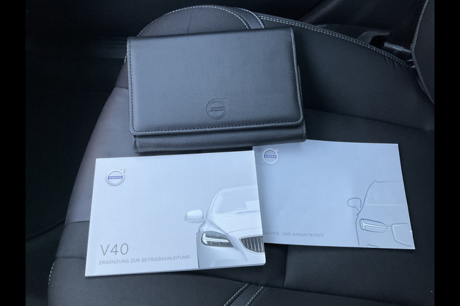 Volvo V40 2.0 T3 Inscription Trekhaak Stoelverwarming Cruise Navi/Cam