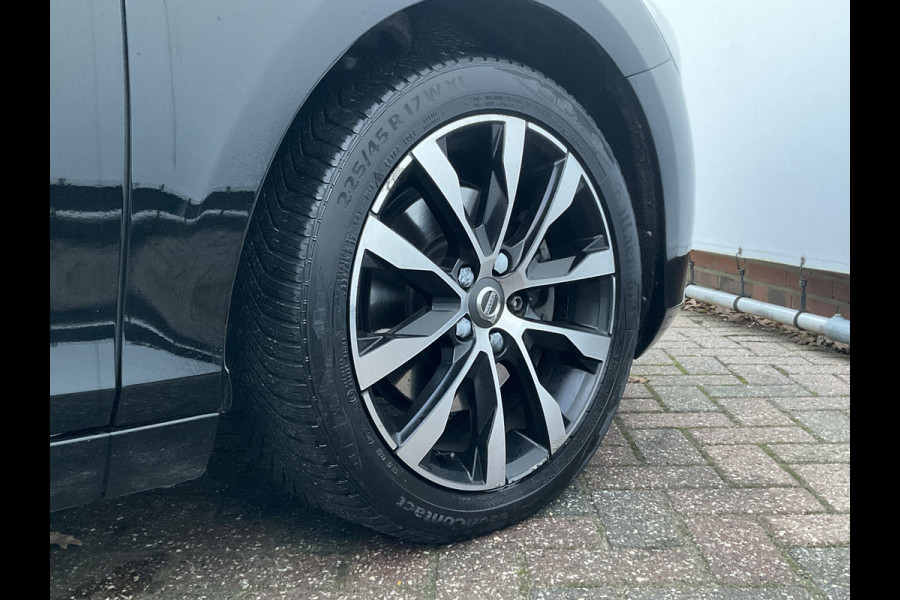 Volvo V40 2.0 T3 Inscription Trekhaak Stoelverwarming Cruise Navi/Cam