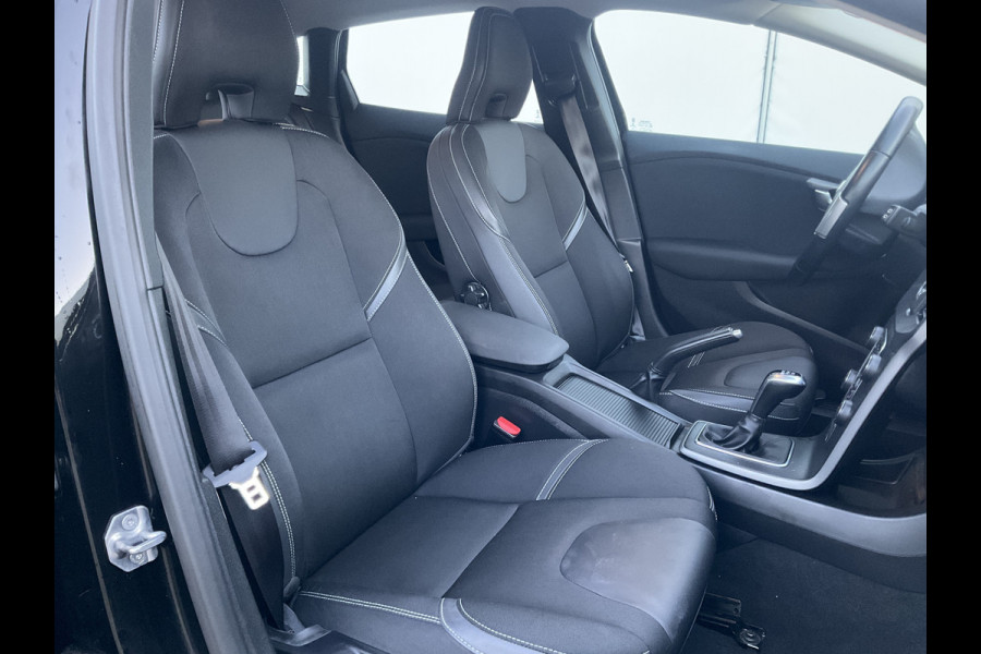 Volvo V40 2.0 T3 Inscription Trekhaak Stoelverwarming Cruise Navi/Cam