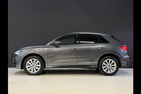 Audi Q3 45 TFSI e S edition | 1e Eigenaar | NAP | 2x S-line | Sfeerverlichting | Apple Carplay | Sportstoelen