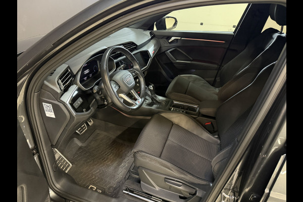 Audi Q3 45 TFSI e S edition | 1e Eigenaar | NAP | 2x S-line | Sfeerverlichting | Apple Carplay | Sportstoelen