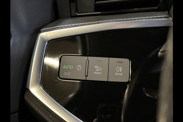 Audi Q3 45 TFSI e S edition | 1e Eigenaar | NAP | 2x S-line | Sfeerverlichting | Apple Carplay | Sportstoelen