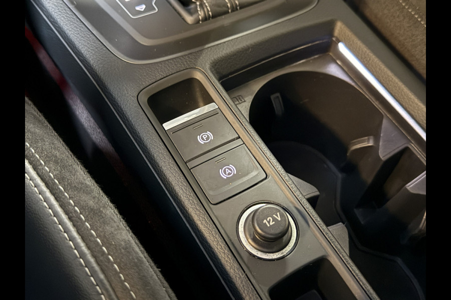 Audi Q3 45 TFSI e S edition | 1e Eigenaar | NAP | 2x S-line | Sfeerverlichting | Apple Carplay | Sportstoelen